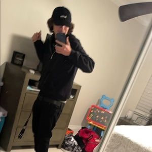 Meet your Posher, Robert